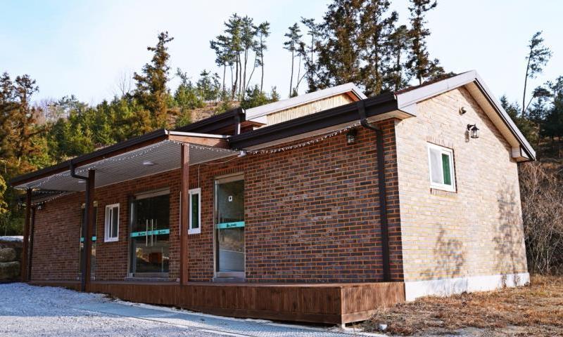 중앙 공동시설 (개수대, 화장실, 샤워실, 전자레인지)